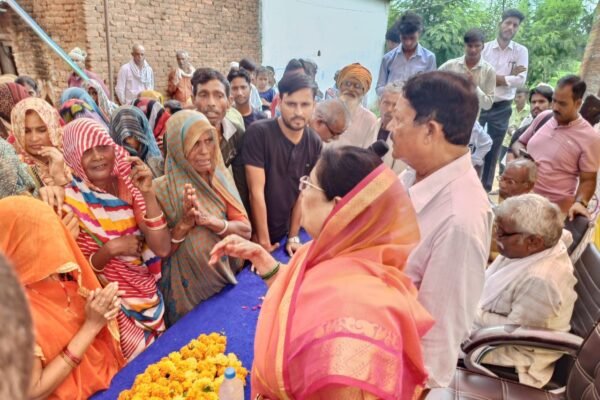 Tikamgarh News : राहुल ग्राम टपरियन में खरगापुर विधायक चंदा सुरेंद्र सिंह गौर ने 10 लाख रुपए के निर्माण कार्य की घोषणा !