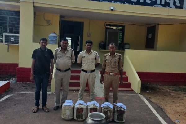 टीकमगढ़ पुलिस द्वारा की गई अवैध शराब के विरुद्ध कार्यवाही