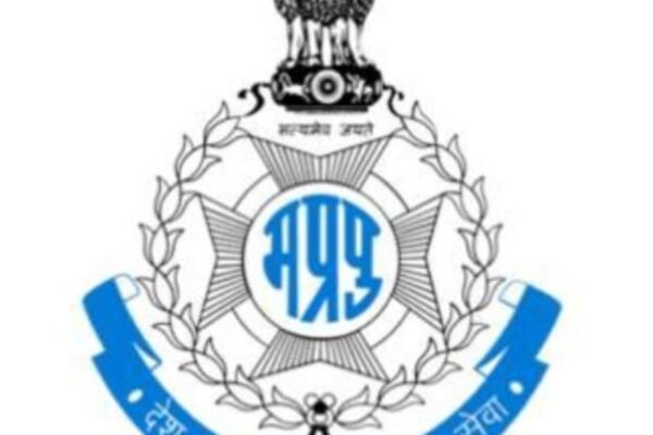 पुलिस अधीक्षक मनोहर सिंह मंडलोई के निर्देशन में टीकमगढ़ पुलिस द्वारा अवैध शराब के विरुद्ध कार्यवाही करते हुए 40 लीटर कीमती ₹9650/- की गई जप्त