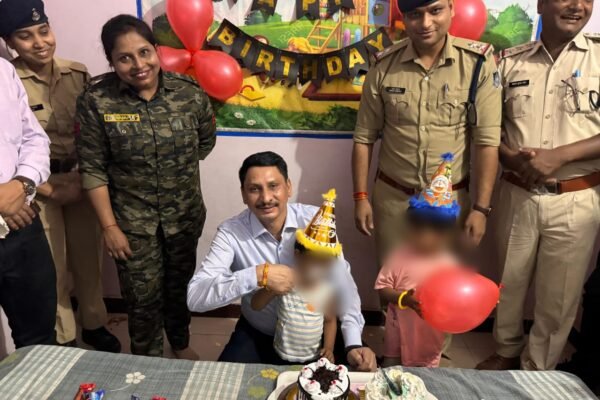 पुलिस अधीक्षक मनोहर सिंह मंडलोई द्वारा किया गया “बाल शिशु गृह” का निरीक्षण