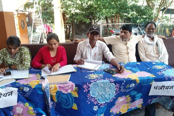 सीएमएचओ पी के माहोर के निर्देशन में स्वास्थ्य शिविर का आयोजन किया गया